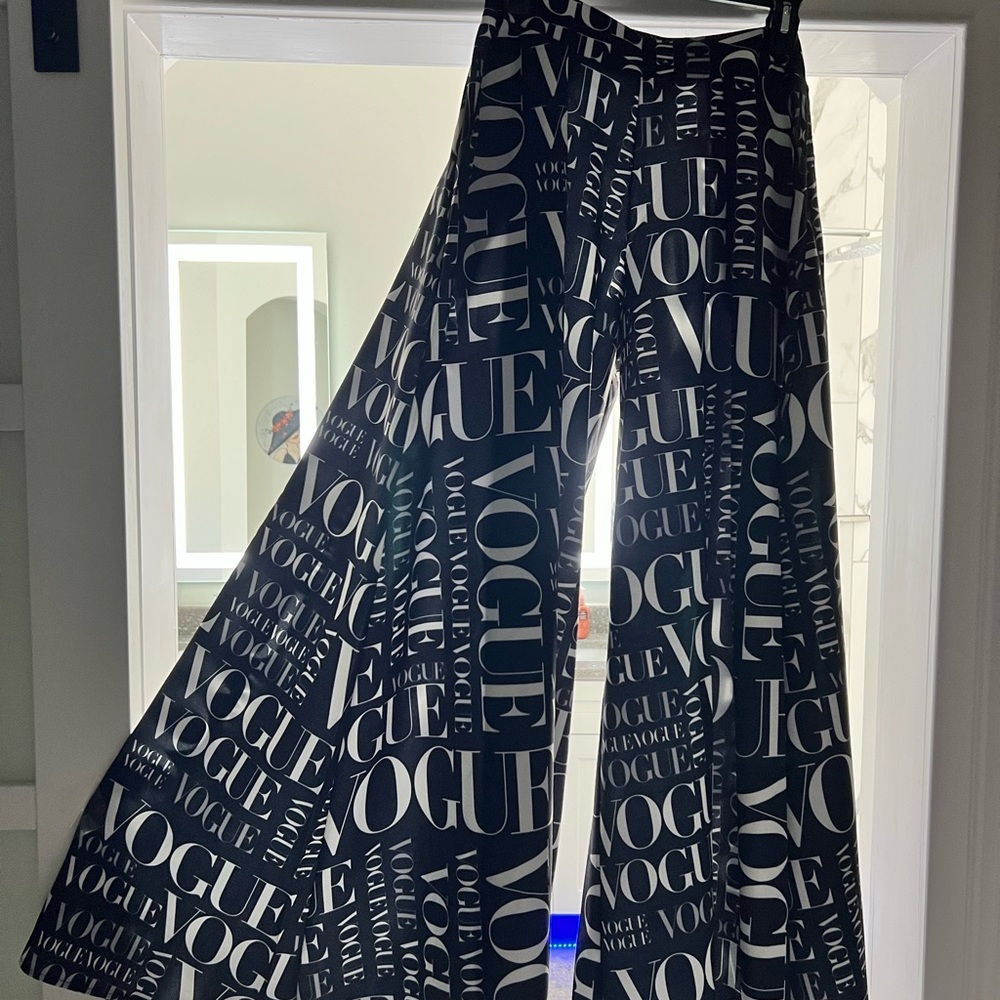 Vogue Print black Palazzo Pants size S